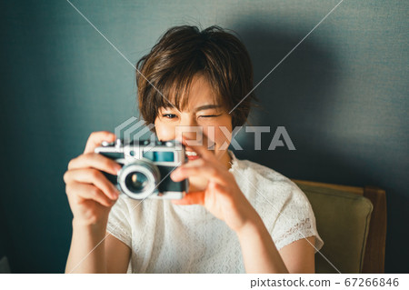 阿拉薩相機的女孩 67266846