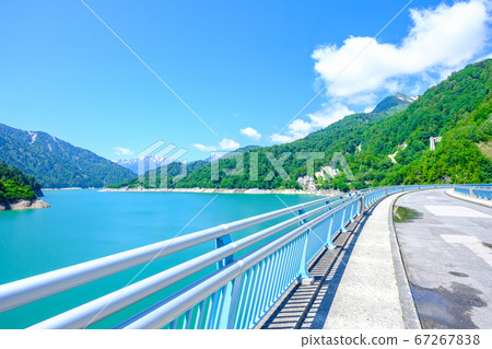 Kurobe Dam in early summer: Scenery of the embankment Kurobe Dam in early summer: Scenery of the embankment 67267838
