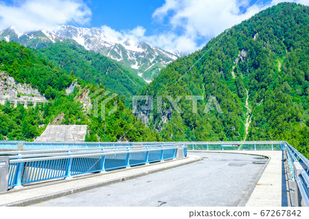 Kurobe Dam in early summer: Scenery of the embankment Kurobe Dam in early summer: Scenery of the embankment 67267842