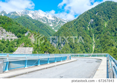 Kurobe Dam in early summer: Scenery of the embankment Kurobe Dam in early summer: Scenery of the embankment 67267843