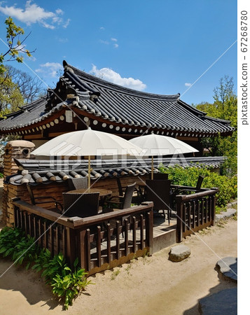 Korean meaning, Korean landscape, Hanok, Korean image, Hanok landscape, Hanok image, tile house, stone wall, jar, Jangdok, traditional architecture Korean meaning, Korean landscape, Hanok, Korean image, Hanok landscape, Hanok image, tile house, stone wall, jar, Jangdok, traditional architecture 67268780