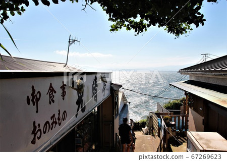 可以欣賞到江之島“ Oiwaya Dori”美景的餐廳 可以欣賞到江之島“ Oiwaya Dori”美景的餐廳 67269623