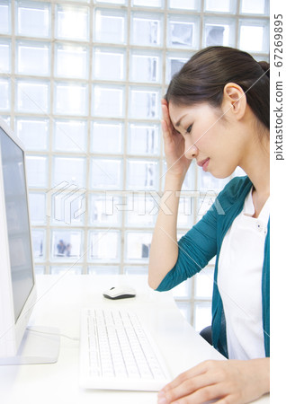 OL的頭痛 67269895