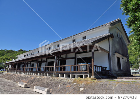 Delta West Port "Former Delta Shipping Warehouse" 67270438