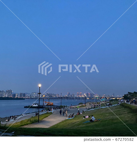 Summer han river 67270582