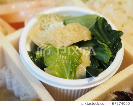 Vegetables and fried sesame soaked 67274000