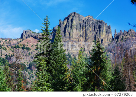 Mountains in Canada Mountains in Canada 67279203