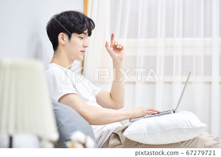 Lifestyle man laptop Lifestyle man laptop 67279721
