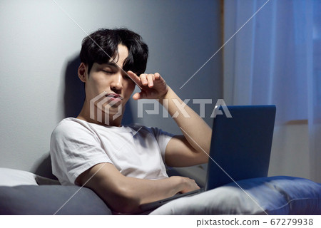 生活方式的人筆記本電腦 67279938