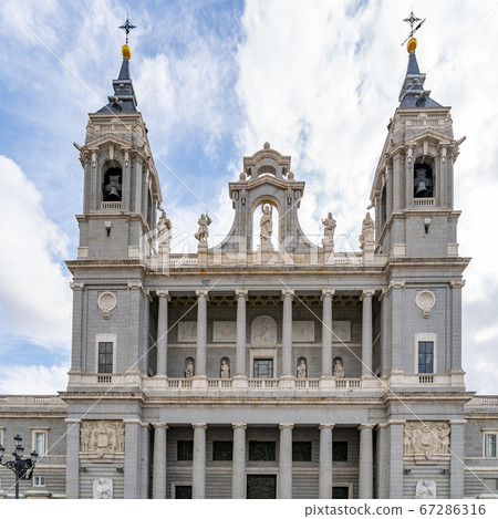 Madrid royal palace panorama Madrid royal palace panorama 67286316