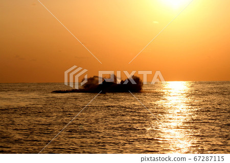 Okinawa Zamami Island sunset and head slap Okinawa Zamami Island sunset and head slap 67287115
