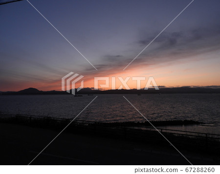 在津輕海峽的日落 在津輕海峽的日落 67288260