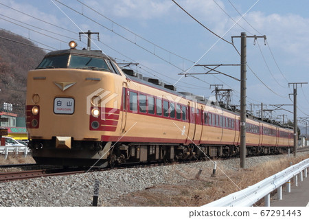 The 485 series revival "Hakusan" operated on the former Shinetsu Main Line Shinano Railway Line, photographed on March 2, 2013 The 485 series revival "Hakusan" operated on the former Shinetsu Main Line Shinano Railway Line, photographed on March 2, 2013 67291443