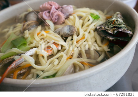 Korean food. Seafood Kalguksu Noodle Soup 67291825