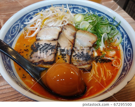 Men Yamatsuri Donkotsu Ramen 67295500