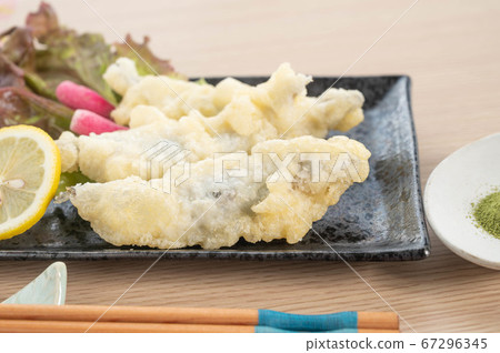 Tempura noodles 67296345