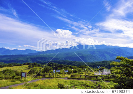 Tsumagoi Farm and Shiayama 67298274