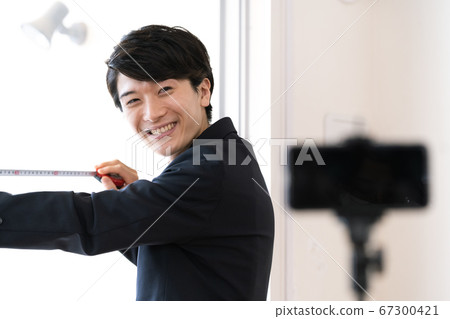 看起來在線的房地產經紀人 看起來在線的房地產經紀人 67300421