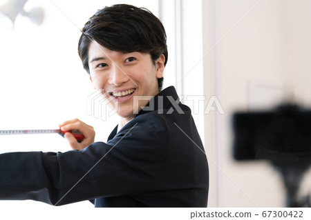 看起來在線的房地產經紀人 看起來在線的房地產經紀人 67300422