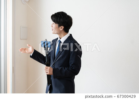 看起來在線的房地產經紀人 看起來在線的房地產經紀人 67300429