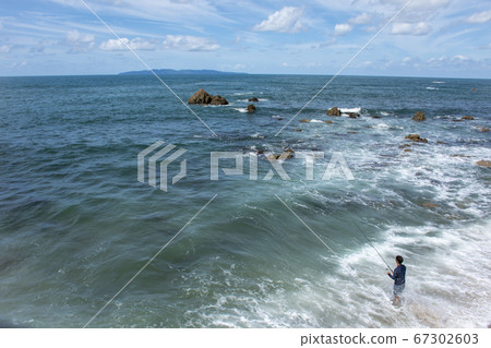 大膽的釣魚者 大膽的釣魚者 67302603