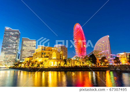 [Cityscape] Yokohama Minatomirai Night View [Oil Painting] 67307495