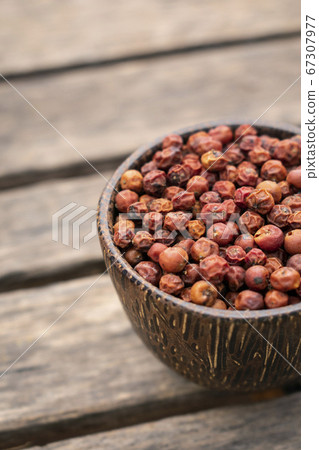 organic kampot dried red pepper corns in cambodia organic kampot dried red pepper corns in cambodia 67307977