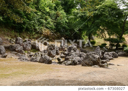 朝倉寺遺跡庭園 67308027