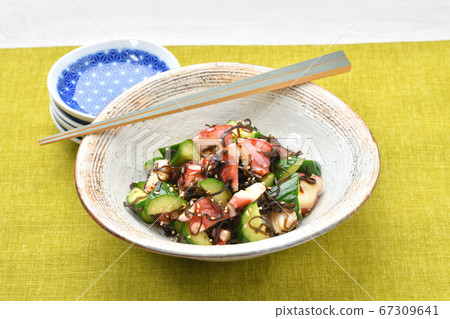 For prevention of summer fat. "Simple kelp + cucumber + octopus (steamed octopus)" 67309641