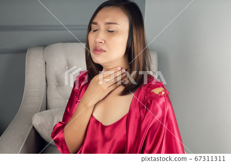 Sore throat pain symptoms. Sore throat pain symptoms. 67311311