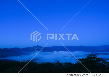 秩父盆地的雲海和Min山公園 67312130