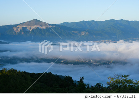 秩父盆地的雲海和Min山公園 67312131