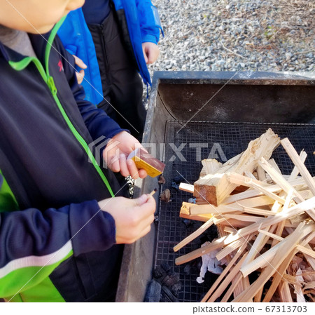 【消防教育】孩子嘗試用火柴點燃柴火【體驗式學習】 67313703