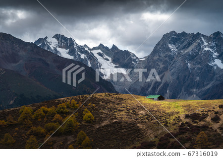 Beautiful landscape view of Baimang mountain in China 67316019
