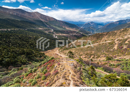 Beautiful Autumn landscape view of Baimang mountain in China 67316034