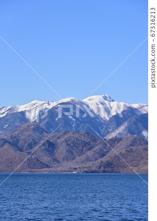 Nikko Shirane seen from Lake Chuzenji 67316213