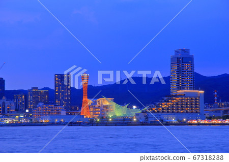 Night view of Port of Kobe (Kobe City, Hyogo Prefecture) Night view of Port of Kobe (Kobe City, Hyogo Prefecture) 67318288