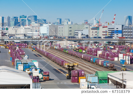 Marine container 67318379