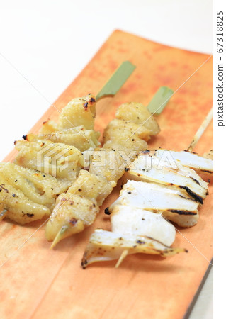 美味的烤雞肉串鹽 67318825