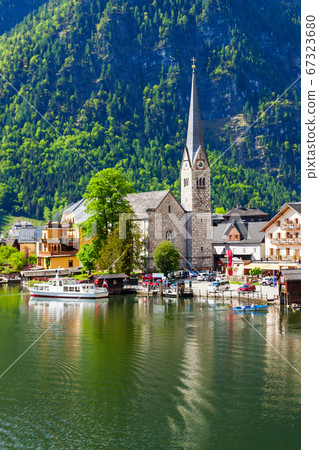 Hallstatt old town, Austria 67323680