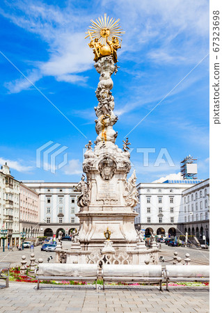 Hauptplatz main square, Linz 67323698