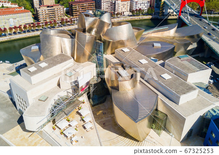 The Guggenheim Museum in Bilbao 67325253