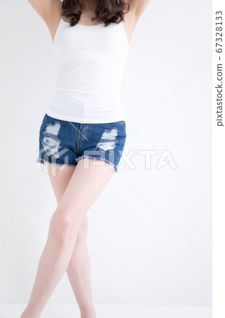 Woman in shorts 67328133