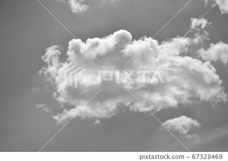 The sky and the white clouds The floating clouds and the white clouds 67328469
