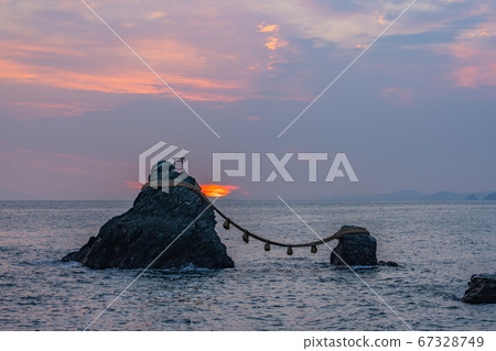 Futamiura Ise Meotoiwa Asahi Morning glow Summer solstice 67328749