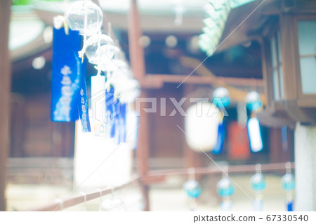 Shot of the wind chimes of Shizumoto Shrine in Shimamoto Town, Mishima-gun, Osaka Prefecture Shot of the wind chimes of Shizumoto Shrine in Shimamoto Town, Mishima-gun, Osaka Prefecture 67330540
