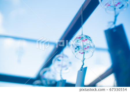 Shot of the wind chimes of Shizumoto Shrine in Shimamoto Town, Mishima-gun, Osaka Prefecture 67330554