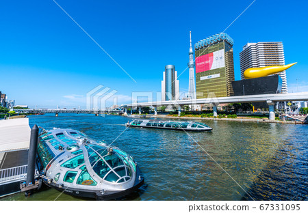 Tokyo cityscape of Japan Overlooking the water bus, Himiko and fireflies off the shore (in the back is the new famous place, the Sumida River Walk Tokyo cityscape of Japan Overlooking the water bus, Himiko and fireflies off the shore (in the back is the new famous place, the Sumida River Walk 67331095