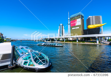 Tokyo cityscape of Japan Overlooking the water bus, Himiko and fireflies off the shore (in the back is the new famous place, the Sumida River Walk 67331096