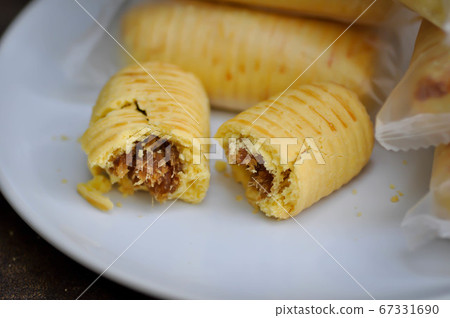 pineapple pastry, pineapple rolls 67331690